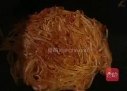 Illustration of how to make potato shredded cake 4