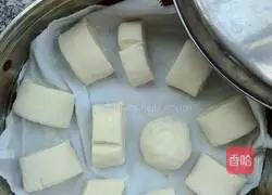 Illustration of how to cut steamed buns 9