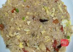 Illustration of how to make fried rice with mushrooms and eggs 11