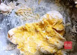 Illustration of how to make corn and pork dumplings 4