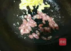 Illustration of how to make rapeseed fried rice 9