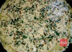 Illustration of how to make purslane garlic egg pancake 8