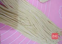The production of handmade egg noodles (Noodle machine version) instructions 9