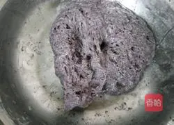 Illustration of how to make black rice noodle steamed buns 7