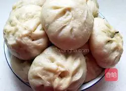 Illustration of how to make purslane meat buns 8