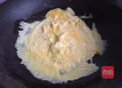 Illustration of how to make egg fried rice 10