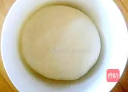 Illustration of how to make cabbage and fungus dumplings 2