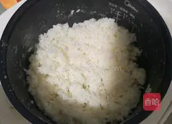 Illustration of how to make carrot fried rice 1