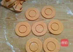 Illustration of how to make pumpkin steamed buns 8