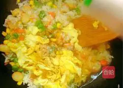 Crab Meat Sticks and Egg Fried Rice Recipe Illustration 7