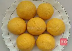 Illustration of making yellow noodles steamed buns 3