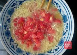 Illustration of how to make tomato egg pancake 4