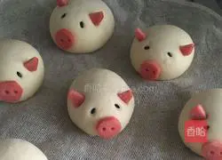 Illustration of how to make piggy sausage steamed buns (one-time fermentation method) 11