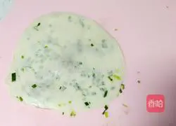 Illustration of how to make scallion pancakes 3