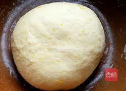 Illustration of how to make pumpkin and crab steamed buns 4