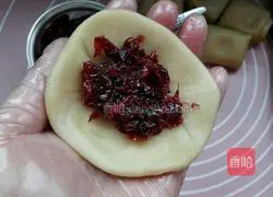 Illustration of how to make fresh rose cake 16