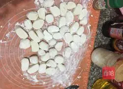 Illustration of how to make tofu and meat dumplings 5