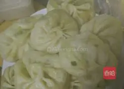 Illustration of how to make leek and egg buns 6