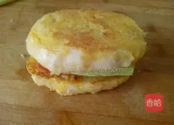 Illustration of simple steamed bun semi-circle making 10