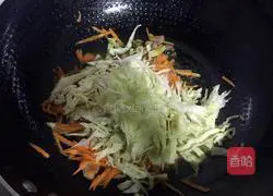 Illustration of how to make fried cabbage noodles with noodles 8