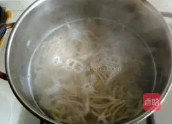 tomato Illustration of how to make minced pork noodles 12