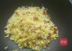 Illustration of how to make garlic sprouts, sausage and egg fried rice 6