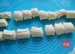 Illustration of how to make electric pancake rolls 4