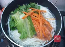 Illustration of how to make lazy noodles 4