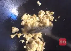 Illustration of how to make egg fried rice 3