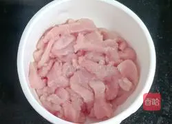 Illustration of how to make shredded pork, beans and fried rice noodles 2