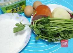 Illustration of how to make shredded potato and egg burritos 1