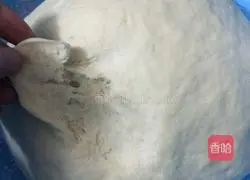 Illustration of how to make little mouse sweet steamed buns 10