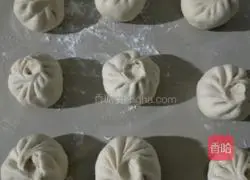 How to make Cantonese sausage buns 8