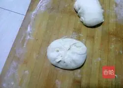 Illustration of how to make multi-layered flatbread 9