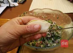 Illustration of how to wrap Liuye dumplings 11