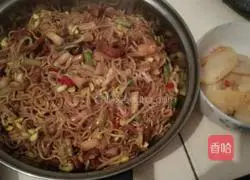 Illustration of braised noodles 14