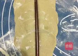 Illustration of how to make rose steamed buns 6