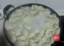 Illustration of making black fungus, edamame and winter melon wontons 5