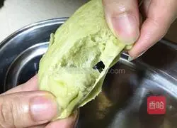 Illustration of how to make green tea steamed buns 11