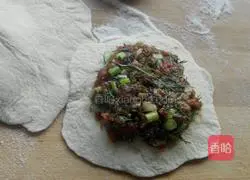 Illustration of how to make fennel pork pie 8