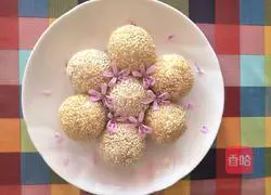 Fried sesame seeds Illustration of making glutinous rice balls 18