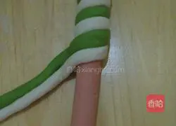 Illustration of how to make ham sausage steamed bun rolls 7