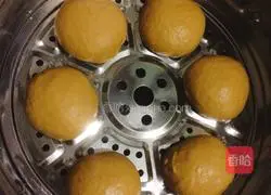 Illustration of how to make brown sugar steamed buns 11