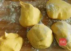 Illustration of how to make pumpkin steamed buns 6