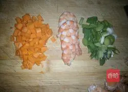 Illustration of how to make shrimp and egg fried rice 2