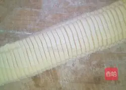 Illustration of how to make handmade noodles 5