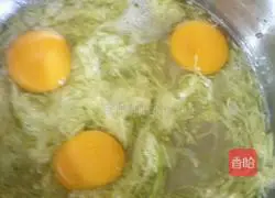 Illustration of how to make melon and egg pancakes 3