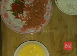 Illustration of how to make green pepper and egg fried rice 4