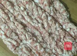 Illustration of how to make steamed buns stuffed with pork and green onions 6