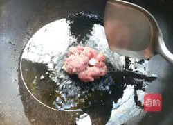 Illustration of how to make fried rice with minced meat and mushrooms 3